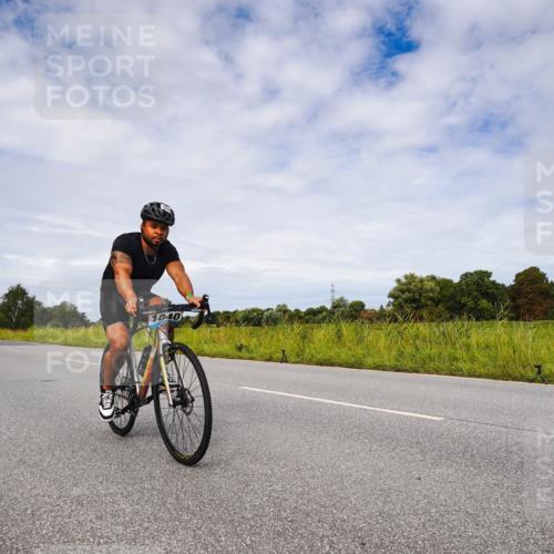 31.08.2025 - Elbe Triathlon Hamburg Michael Burmester http://msf.ph/oto/8668491 31.08.2025 11:14:33 Radfahren 1040, 1377, 1438, 1522 meine-sportfotos.de