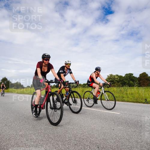 31.08.2025 - Elbe Triathlon Hamburg Michael Burmester http://msf.ph/oto/8668492 31.08.2025 11:14:38 Radfahren 1377, 1438, 1502, 1504, 1522 meine-sportfotos.de