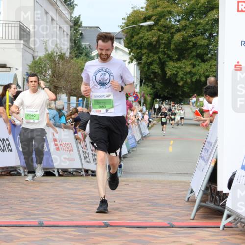 31.08.2025 - 21. Blankeneser Heldenlauf Strokosch-Dieckow http://msf.ph/oto/8668502 31.08.2025 10:56:17 Ziel 2191, 2375, 3609, 3083, 3121 meine-sportfotos.de