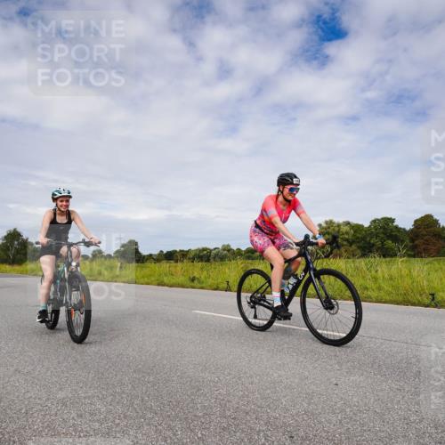 31.08.2025 - Elbe Triathlon Hamburg Michael Burmester http://msf.ph/oto/8668515 31.08.2025 11:15:05 Radfahren 1383, 1457, 1616, 1617 meine-sportfotos.de