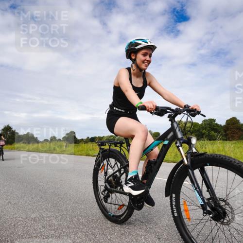 31.08.2025 - Elbe Triathlon Hamburg Michael Burmester http://msf.ph/oto/8668517 31.08.2025 11:15:06 Radfahren 1383, 1457, 1616, 1617 meine-sportfotos.de