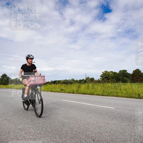 31.08.2025 - Elbe Triathlon Hamburg Michael Burmester http://msf.ph/oto/8668519 31.08.2025 11:15:08 Radfahren 1383, 1457, 1616, 1617 meine-sportfotos.de
