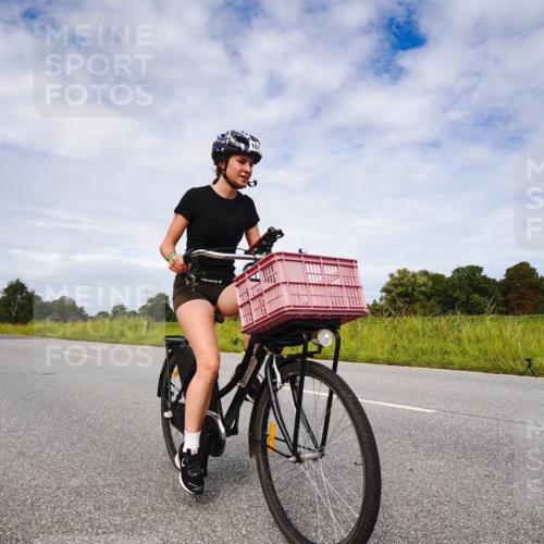 31.08.2025 - Elbe Triathlon Hamburg Michael Burmester http://msf.ph/oto/8668521 31.08.2025 11:15:08 Radfahren 1383, 1457, 1616, 1617 meine-sportfotos.de