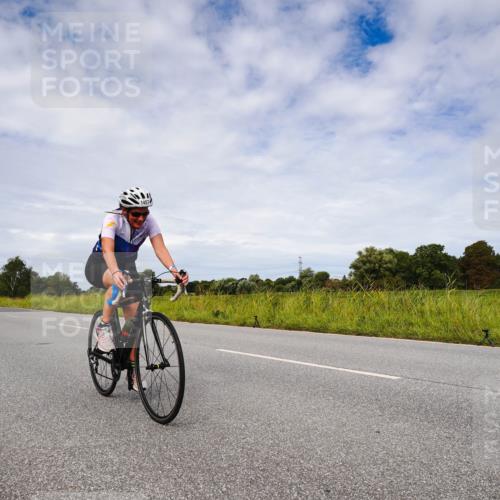 31.08.2025 - Elbe Triathlon Hamburg Michael Burmester http://msf.ph/oto/8668524 31.08.2025 11:15:13 Radfahren 1457 meine-sportfotos.de