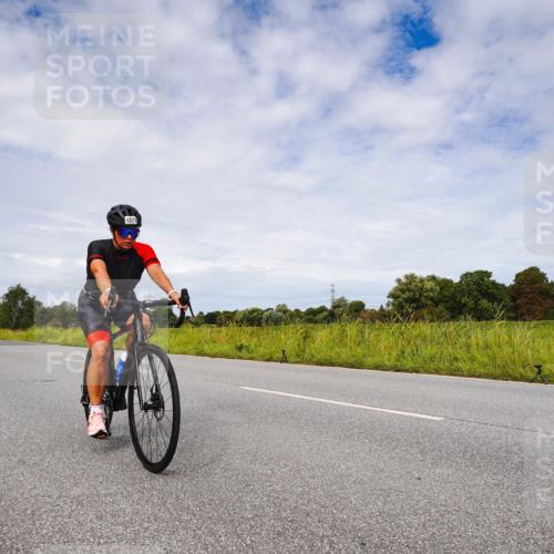 31.08.2025 - Elbe Triathlon Hamburg Michael Burmester http://msf.ph/oto/8668526 31.08.2025 11:15:23 Radfahren 1371, 1458 meine-sportfotos.de