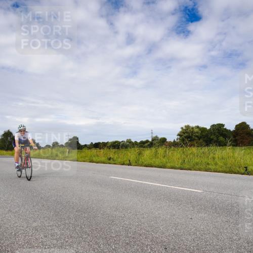 31.08.2025 - Elbe Triathlon Hamburg Michael Burmester http://msf.ph/oto/8668528 31.08.2025 11:15:25 Radfahren 1371, 1458 meine-sportfotos.de