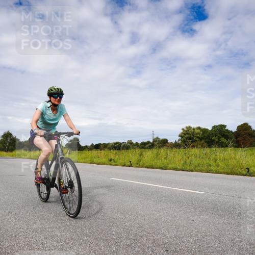 31.08.2025 - Elbe Triathlon Hamburg Michael Burmester http://msf.ph/oto/8668538 31.08.2025 11:15:50 Radfahren 1414, 1420 meine-sportfotos.de