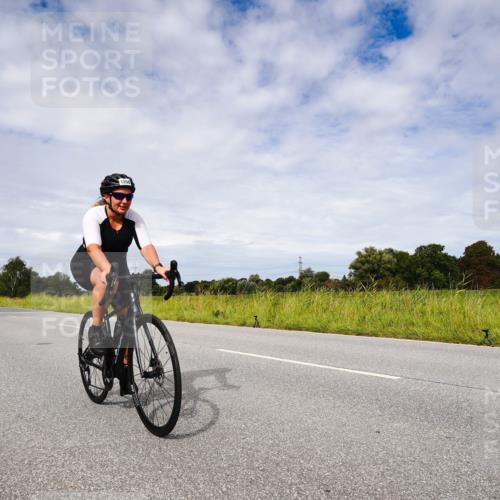 31.08.2025 - Elbe Triathlon Hamburg Michael Burmester http://msf.ph/oto/8668544 31.08.2025 11:16:04 Radfahren 1353, 1358, 1497 meine-sportfotos.de