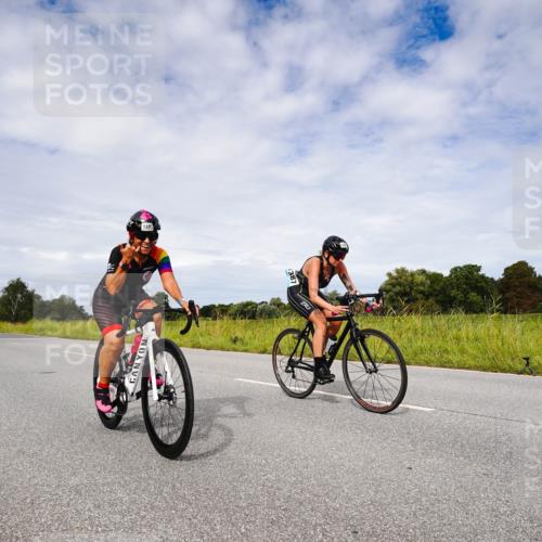 31.08.2025 - Elbe Triathlon Hamburg Michael Burmester http://msf.ph/oto/8668548 31.08.2025 11:16:21 Radfahren 1387, 1495, 1503 meine-sportfotos.de