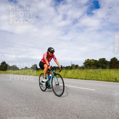 31.08.2025 - Elbe Triathlon Hamburg Michael Burmester http://msf.ph/oto/8668552 31.08.2025 11:16:24 Radfahren 1503 meine-sportfotos.de