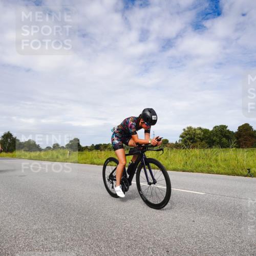 31.08.2025 - Elbe Triathlon Hamburg Michael Burmester http://msf.ph/oto/8668559 31.08.2025 11:16:58 Radfahren 1356, 1441, 1493, 1580, 1588 meine-sportfotos.de