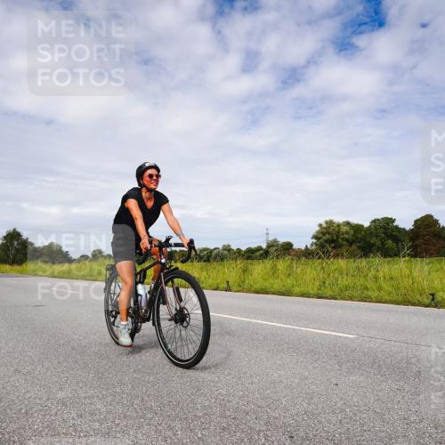 31.08.2025 - Elbe Triathlon Hamburg Michael Burmester http://msf.ph/oto/8668561 31.08.2025 11:16:59 Radfahren 1356, 1441, 1493, 1580, 1588 meine-sportfotos.de