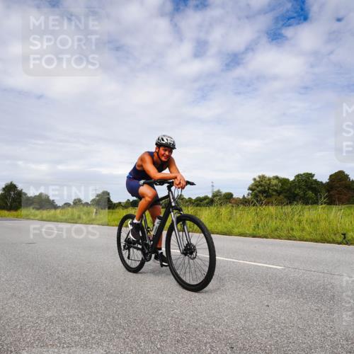 31.08.2025 - Elbe Triathlon Hamburg Michael Burmester http://msf.ph/oto/8668566 31.08.2025 11:17:06 Radfahren 1441, 1588 meine-sportfotos.de