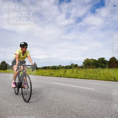 31.08.2025 - Elbe Triathlon Hamburg Michael Burmester http://msf.ph/oto/8668568 31.08.2025 11:17:23 Radfahren 1357, 1576 meine-sportfotos.de