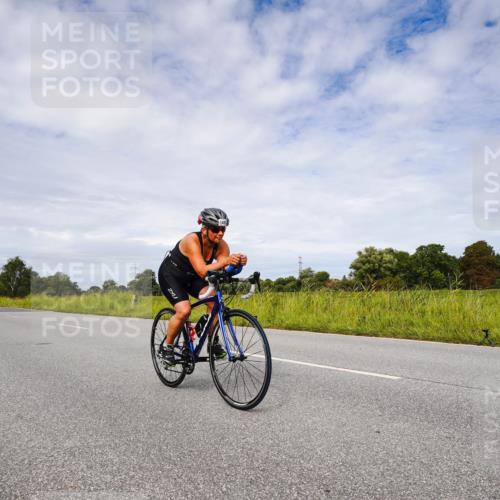 31.08.2025 - Elbe Triathlon Hamburg Michael Burmester http://msf.ph/oto/8668574 31.08.2025 11:17:33 Radfahren 1490, 1592 meine-sportfotos.de