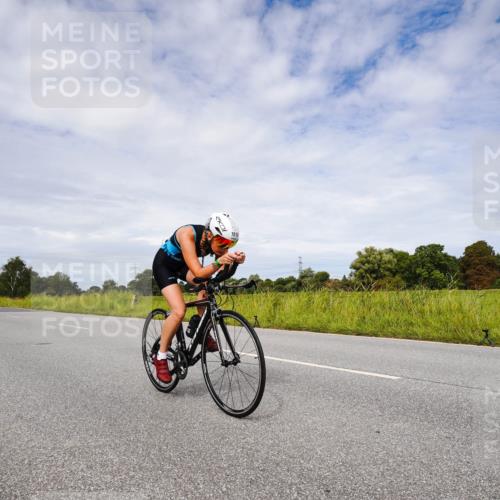 31.08.2025 - Elbe Triathlon Hamburg Michael Burmester http://msf.ph/oto/8668588 31.08.2025 11:18:06 Radfahren 1610 meine-sportfotos.de