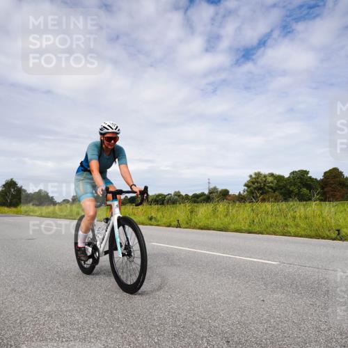 31.08.2025 - Elbe Triathlon Hamburg Michael Burmester http://msf.ph/oto/8668597 31.08.2025 11:18:23 Radfahren 1391, 1399, 1426, 1512, 1519 meine-sportfotos.de