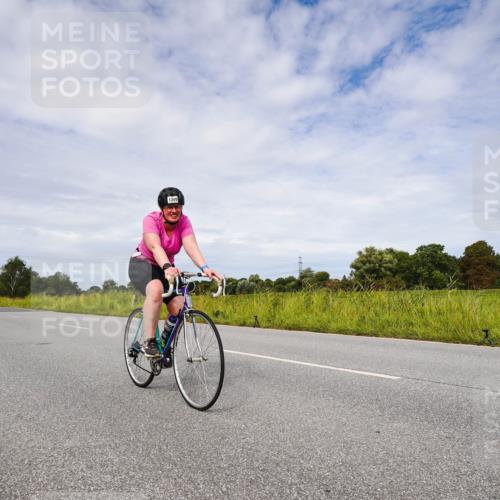 31.08.2025 - Elbe Triathlon Hamburg Michael Burmester http://msf.ph/oto/8668599 31.08.2025 11:18:27 Radfahren 1391, 1399 meine-sportfotos.de