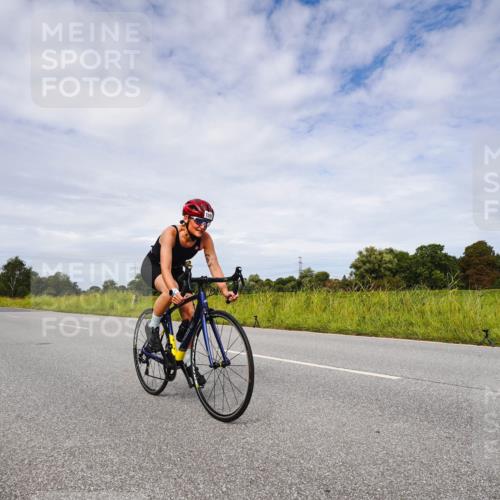 31.08.2025 - Elbe Triathlon Hamburg Michael Burmester http://msf.ph/oto/8668602 31.08.2025 11:18:31 Radfahren 1391 meine-sportfotos.de