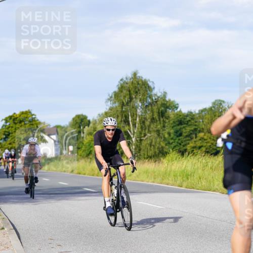 31.08.2025 - Elbe Triathlon Hamburg Michael Burmester http://msf.ph/oto/8668610 31.08.2025 09:48:15 Radfahren 425, 440, 510, 577, 618, 713, 746, 807, 880 meine-sportfotos.de