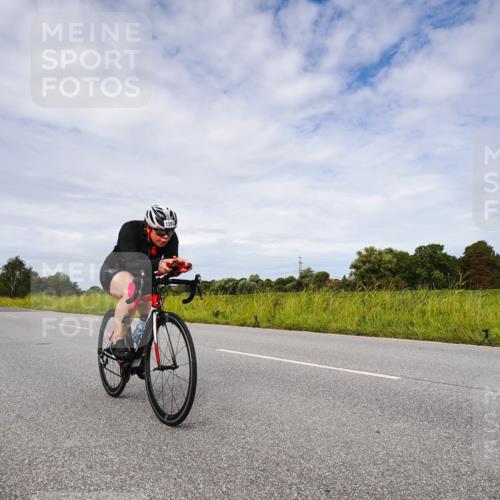 31.08.2025 - Elbe Triathlon Hamburg Michael Burmester http://msf.ph/oto/8668612 31.08.2025 11:18:53 Radfahren 1394, 1452 meine-sportfotos.de