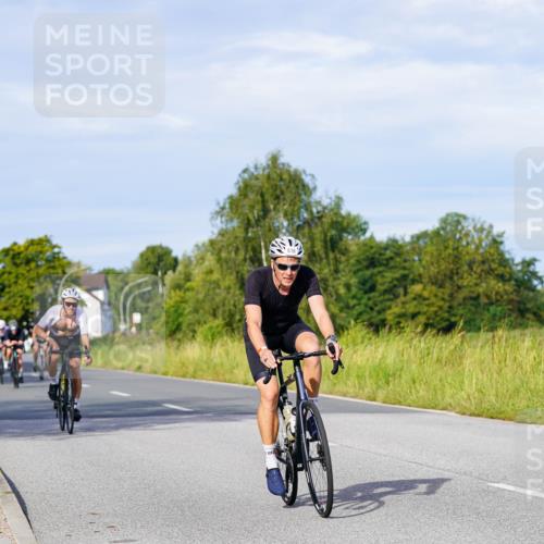 31.08.2025 - Elbe Triathlon Hamburg Michael Burmester http://msf.ph/oto/8668613 31.08.2025 09:48:15 Radfahren 425, 440, 510, 577, 618, 713, 746, 807, 880 meine-sportfotos.de