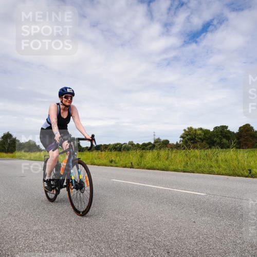 31.08.2025 - Elbe Triathlon Hamburg Michael Burmester http://msf.ph/oto/8668630 31.08.2025 11:19:34 Radfahren 1368 meine-sportfotos.de