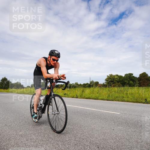 31.08.2025 - Elbe Triathlon Hamburg Michael Burmester http://msf.ph/oto/8668631 31.08.2025 11:19:48 Radfahren 1597, 1609 meine-sportfotos.de