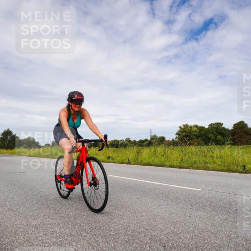 31.08.2025 - Elbe Triathlon Hamburg Michael Burmester http://msf.ph/oto/8668641 31.08.2025 11:20:10 Radfahren 1348, 1453, 1572, 1586 meine-sportfotos.de