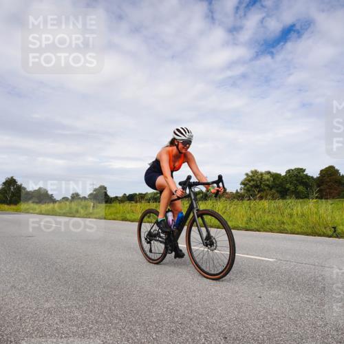 31.08.2025 - Elbe Triathlon Hamburg Michael Burmester http://msf.ph/oto/8668650 31.08.2025 11:20:21 Radfahren 1536, 1553, 1571 meine-sportfotos.de