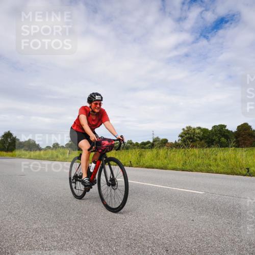 31.08.2025 - Elbe Triathlon Hamburg Michael Burmester http://msf.ph/oto/8668668 31.08.2025 11:21:04 Radfahren 1359, 1360, 1464, 1552 meine-sportfotos.de