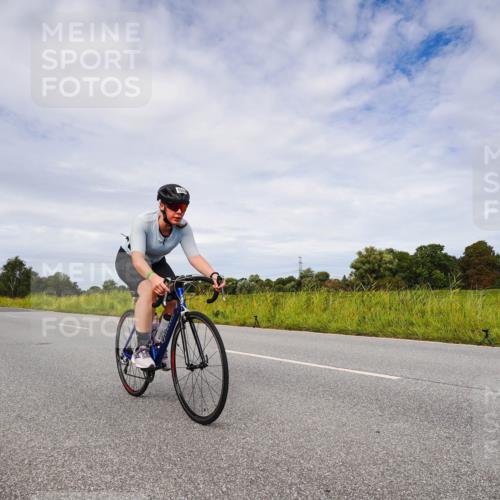 31.08.2025 - Elbe Triathlon Hamburg Michael Burmester http://msf.ph/oto/8668672 31.08.2025 11:21:11 Radfahren 1552 meine-sportfotos.de