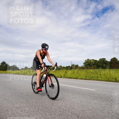 31.08.2025 - Elbe Triathlon Hamburg Michael Burmester http://msf.ph/oto/8668678 31.08.2025 11:21:32 Radfahren 1590, 1613 meine-sportfotos.de