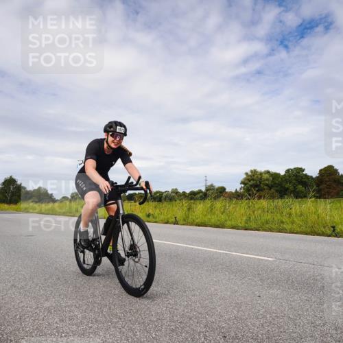 31.08.2025 - Elbe Triathlon Hamburg Michael Burmester http://msf.ph/oto/8668682 31.08.2025 11:21:44 Radfahren 1549, 1573 meine-sportfotos.de