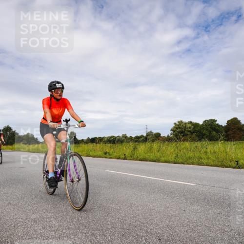 31.08.2025 - Elbe Triathlon Hamburg Michael Burmester http://msf.ph/oto/8668696 31.08.2025 11:22:14 Radfahren 1510, 1527, 1529, 1532, 1546, 1581, 1595 meine-sportfotos.de
