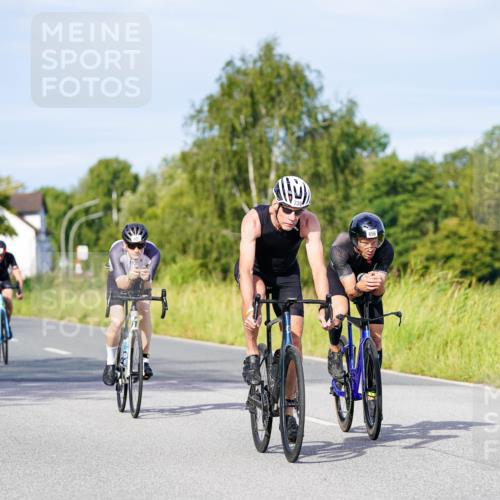 31.08.2025 - Elbe Triathlon Hamburg Michael Burmester http://msf.ph/oto/8668709 31.08.2025 09:48:46 Radfahren 322, 407, 515, 656, 739, 742, 856, 920, 931 meine-sportfotos.de