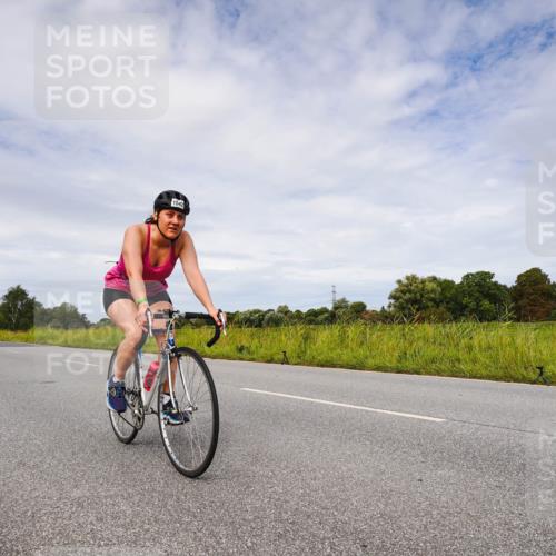 31.08.2025 - Elbe Triathlon Hamburg Michael Burmester http://msf.ph/oto/8668714 31.08.2025 11:22:24 Radfahren 1521, 1542 meine-sportfotos.de