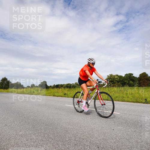 31.08.2025 - Elbe Triathlon Hamburg Michael Burmester http://msf.ph/oto/8668727 31.08.2025 11:23:24 Radfahren 1516 meine-sportfotos.de