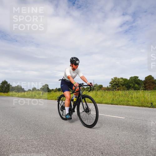 31.08.2025 - Elbe Triathlon Hamburg Michael Burmester http://msf.ph/oto/8668730 31.08.2025 11:23:39 Radfahren 1500, 1531 meine-sportfotos.de