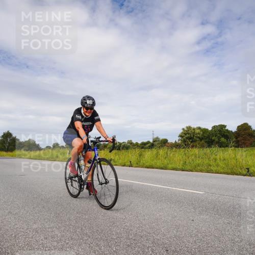 31.08.2025 - Elbe Triathlon Hamburg Michael Burmester http://msf.ph/oto/8668733 31.08.2025 11:23:44 Radfahren 1500 meine-sportfotos.de