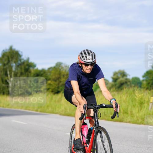 31.08.2025 - Elbe Triathlon Hamburg Michael Burmester http://msf.ph/oto/8668740 31.08.2025 09:48:54 Radfahren 822, 842, 856, 920, 921 meine-sportfotos.de