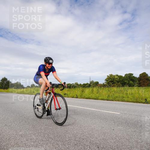 31.08.2025 - Elbe Triathlon Hamburg Michael Burmester http://msf.ph/oto/8668745 31.08.2025 11:24:23 Radfahren 1561, 1577, 1611 meine-sportfotos.de