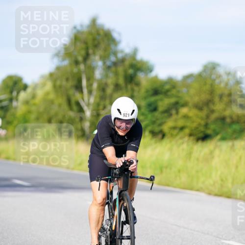31.08.2025 - Elbe Triathlon Hamburg Michael Burmester http://msf.ph/oto/8668748 31.08.2025 09:48:57 Radfahren 822, 842, 921 meine-sportfotos.de