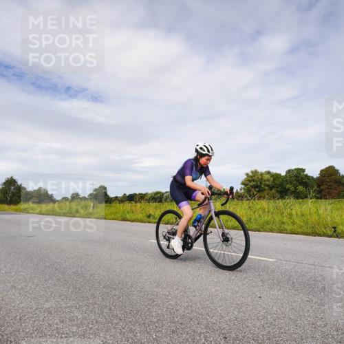 31.08.2025 - Elbe Triathlon Hamburg Michael Burmester http://msf.ph/oto/8668765 31.08.2025 11:25:43 Radfahren 1578, 1579, 1605 meine-sportfotos.de