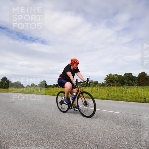 31.08.2025 - Elbe Triathlon Hamburg Michael Burmester http://msf.ph/oto/8668771 31.08.2025 11:26:19 Radfahren 1456 meine-sportfotos.de