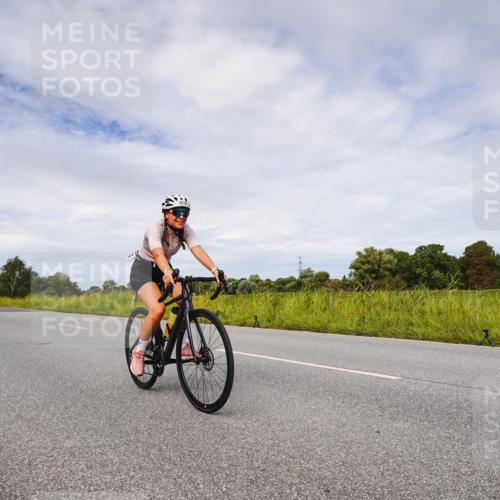 31.08.2025 - Elbe Triathlon Hamburg Michael Burmester http://msf.ph/oto/8668788 31.08.2025 11:27:33 Radfahren 1515, 1548 meine-sportfotos.de