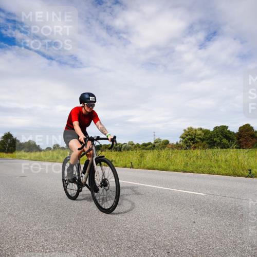 31.08.2025 - Elbe Triathlon Hamburg Michael Burmester http://msf.ph/oto/8668809 31.08.2025 11:31:39 Radfahren 1555 meine-sportfotos.de