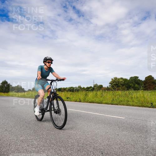 31.08.2025 - Elbe Triathlon Hamburg Michael Burmester http://msf.ph/oto/8668811 31.08.2025 11:33:47 Radfahren 1525 meine-sportfotos.de