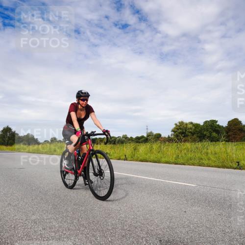 31.08.2025 - Elbe Triathlon Hamburg Michael Burmester http://msf.ph/oto/8668813 31.08.2025 11:35:20 Radfahren 1522 meine-sportfotos.de