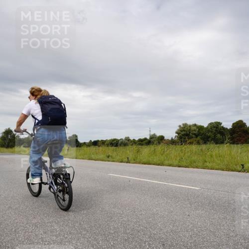 31.08.2025 - Elbe Triathlon Hamburg Michael Burmester http://msf.ph/oto/8668851 31.08.2025 12:17:20 Radfahren  meine-sportfotos.de